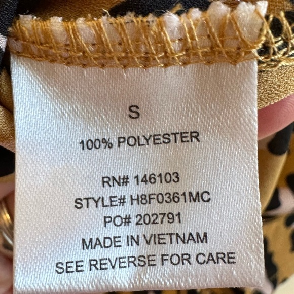 NWT Women’s leopard print boho, bell sleeve blouse by Hippie Rose Sz. S - Picture 14 of 16